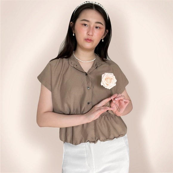 Vintage brown short sleeve drop shoulder blouse w/ elasticated waist. - Picture 3 of 4